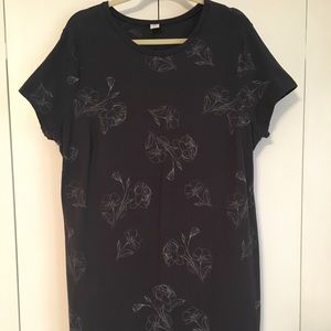 Old Navy dark gray/soft gray floral t-shirt dress